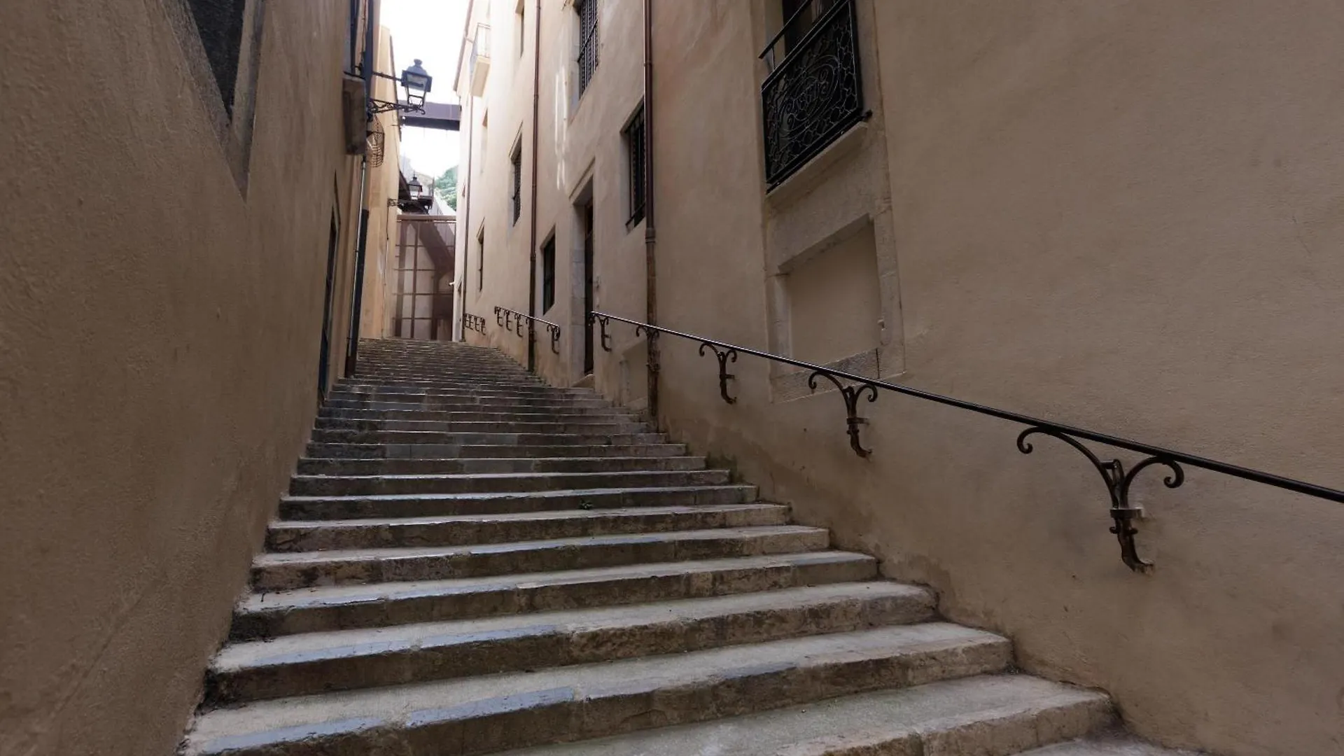 Bravissimo Vivaldi 3B, Monthly Apartment Girona